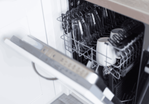 8 مشکل رایج ماشین ظرفشویی و نحوه رفع آنها