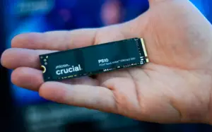 تصویر میکرون P150 SSD در دست