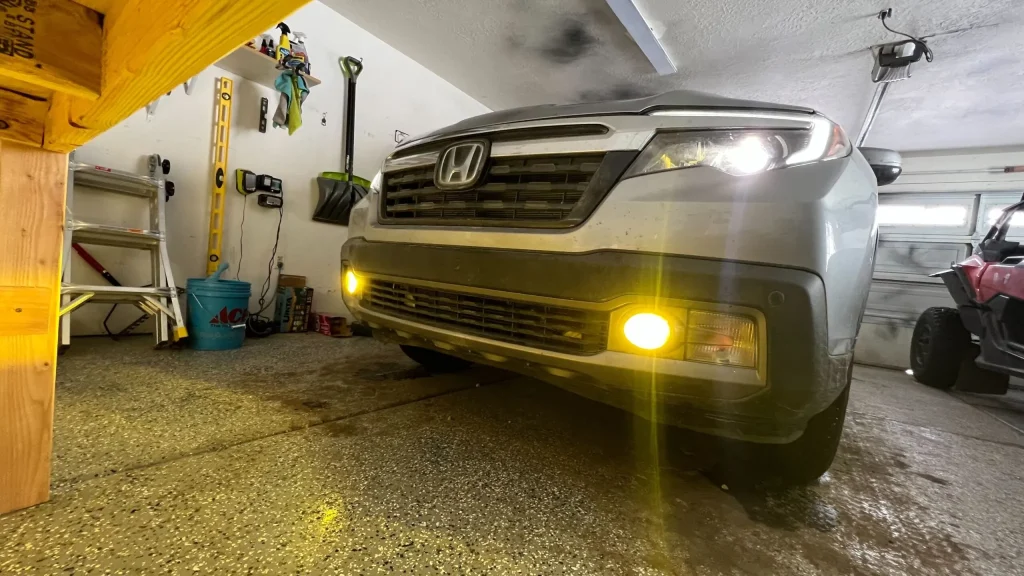 چراغ مه شکن روشن