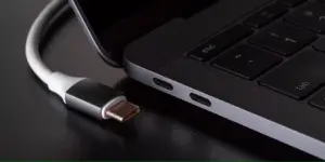 پورت اتصال USB c لپ تاپ با کابل usb c-1