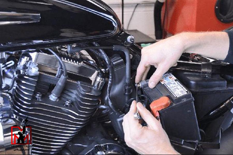 صدای تق تق موتور سیکلت هنگام گاز دادن