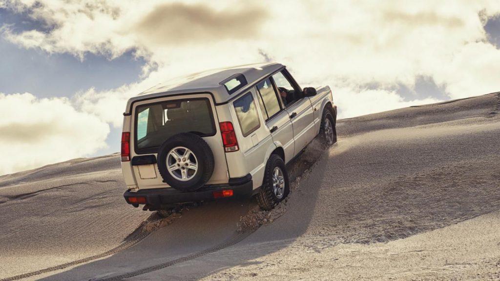 چگونه ماشین خود را در سربالایی سریع‌تر حرکت دهید و چگونه کار می‌کند؟ فقط پای راست خود را به آرامی قرار دهید.