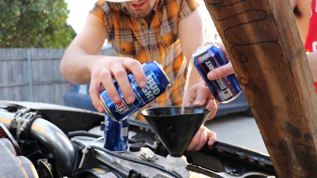 شستن موتور ماشین با نوشابه