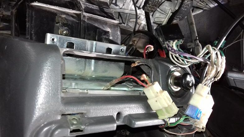 علت قطع شدن کامل برق خودرو پراید